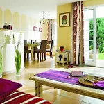 Apartmanhotel Pierre & Le Domaine De Bordaberry