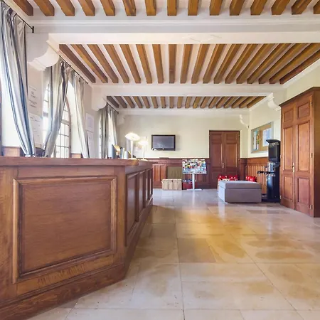 Pierre & Le Domaine De Bordaberry מלון דירות 4*
