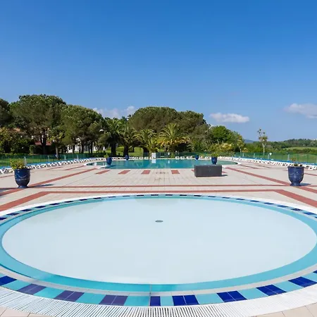 Pierre & Le Domaine De Bordaberry 4* يورونْيِ