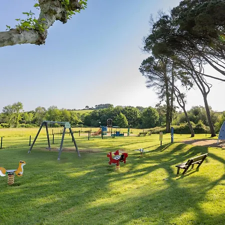 Pierre & Le Domaine De Bordaberry 아파트호텔 어룬