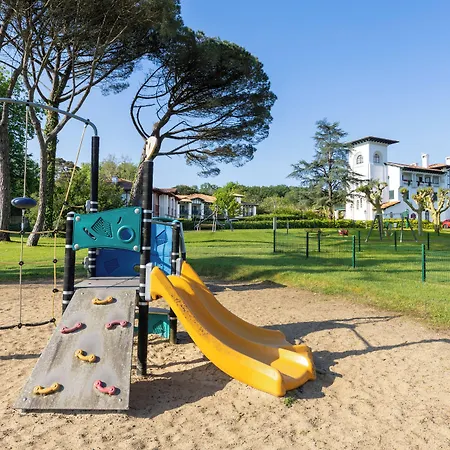 Pierre & Le Domaine De Bordaberry Aparthotel 3*