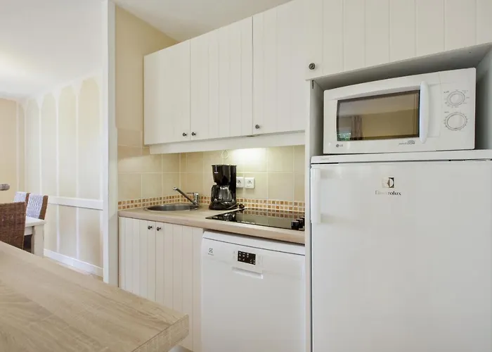 Pierre & Le Domaine De Bordaberry شقة فندقية 4*