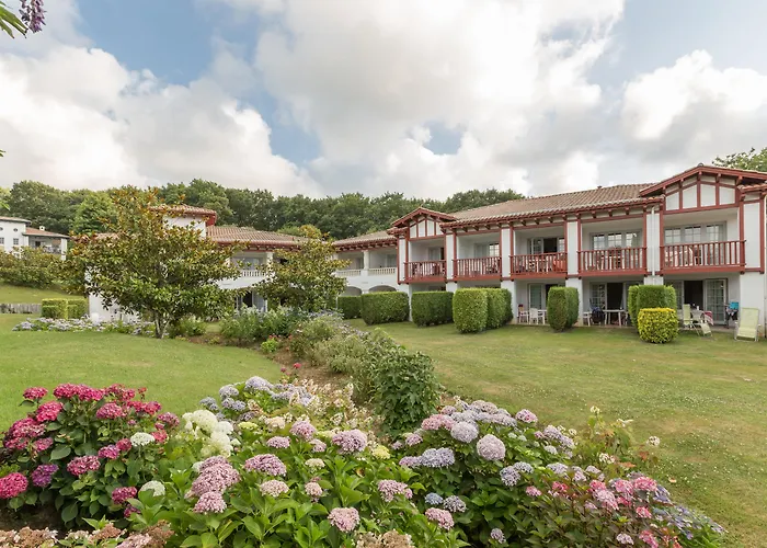 شقة فندقية Pierre & Le Domaine De Bordaberry 4*