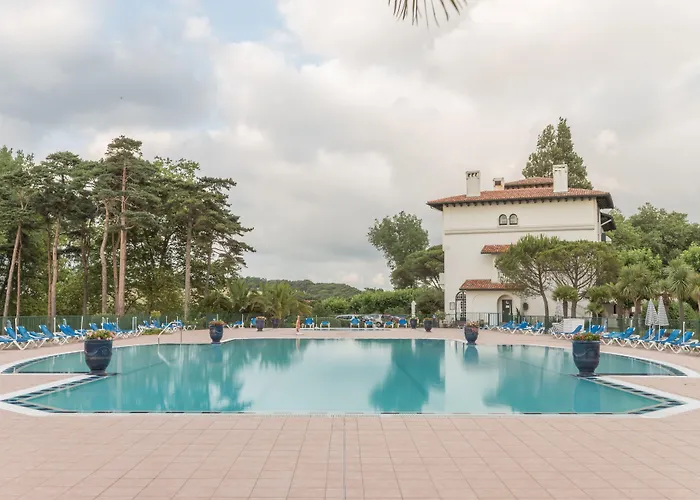 Pierre & Le Domaine De Bordaberry شقة فندقية 4*
