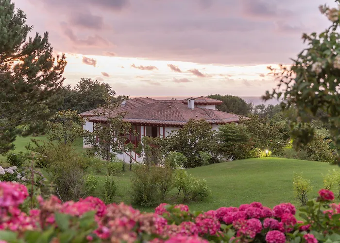 شقة فندقية Pierre & Le Domaine De Bordaberry 4*