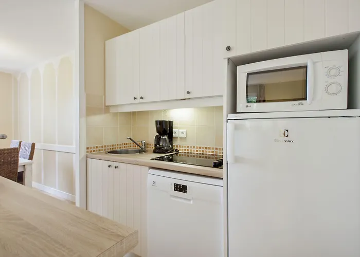 Pierre & Le Domaine De Bordaberry شقة فندقية 4*
