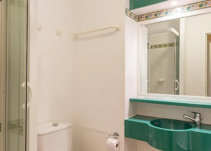 Pierre & Le Domaine De Bordaberry Aparthotel