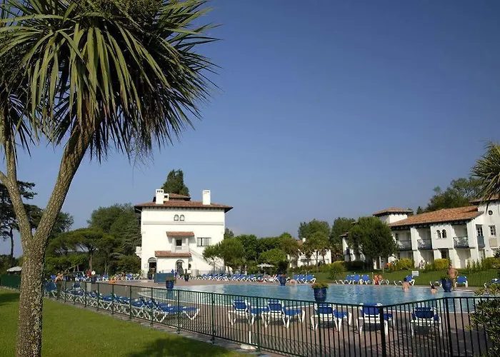 شقة فندقية Pierre & Le Domaine De Bordaberry 4*