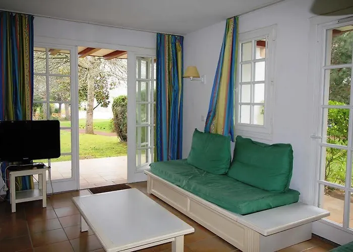 Pierre & Le Domaine De Bordaberry شقة فندقية 4*